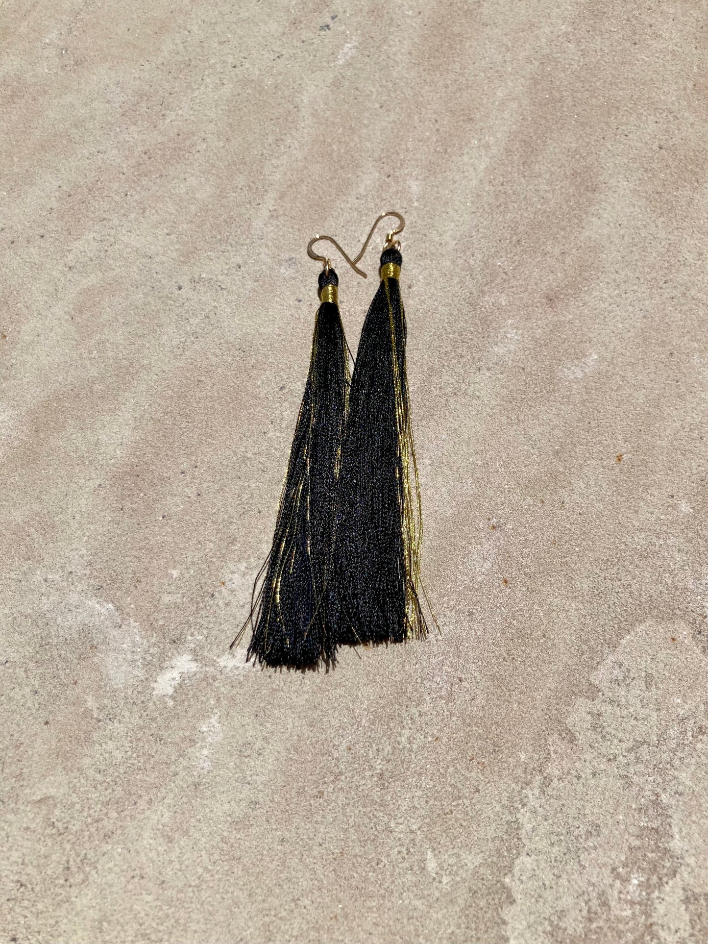 The Tassel Earring - Black